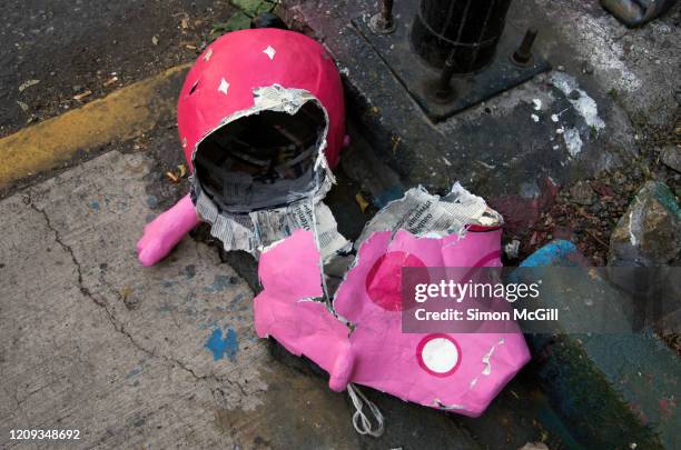 31 Smashed Pinata Stock Photos, High-Res Pictures, and Images - Getty ...