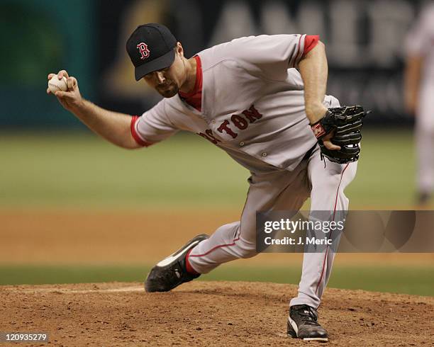 Boston Red Sox reliever Chad Bradford prepares to make a pitch in Monday night's game against the Tampa Bay Devil Rays at Tropicana Field in St....