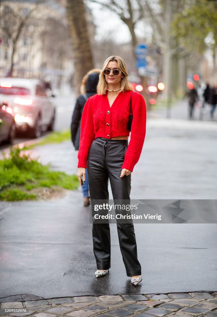 Street Style - Paris Fashion Week - Womenswear Fall/Winter 2020/2021 : Day Five