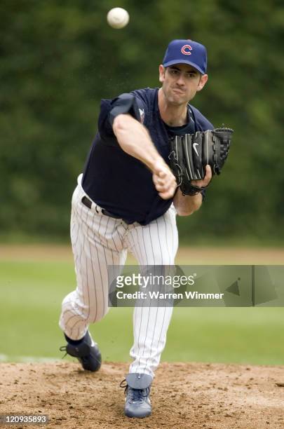 Chicago Cub pitcher, Mark Prior, throwing from the left field bullpen during pre-game warm ups at Wrigley Field, Chicago, Illinois, USA. July 19 the...