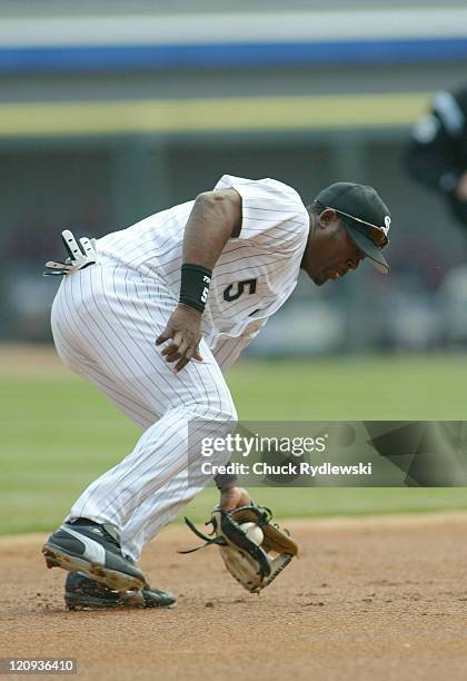 Chicago White Sox shortstop Juan Uribe fielding during the game against the Cleveland Indians at U.S. Cellular Field in Chicago, Illinois April 4,...