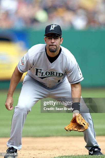 Florida Marlins 3rd baseman Mike Lowell in action against Pittsburgh at PNC Park Pittsburgh, Pennsylvania July 18, 2004.