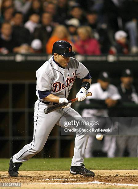 Detroit Tigers' Catcher, Pudge Rodriguez, attempts a sacrifice bunt during their game against the Chicago White Sox September 20, 2006 at U.S....