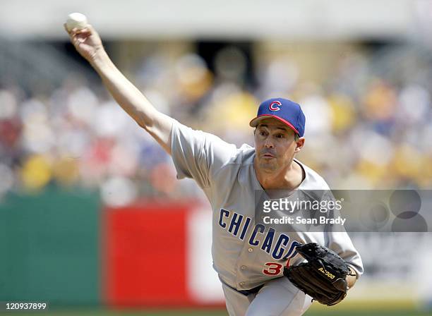 Chicago Cubs pitcher Greg Maddux in action against the Pittsburgh Pirates at PNC Park in Pittsburgh, Pennsylvania on April 17, 2005.