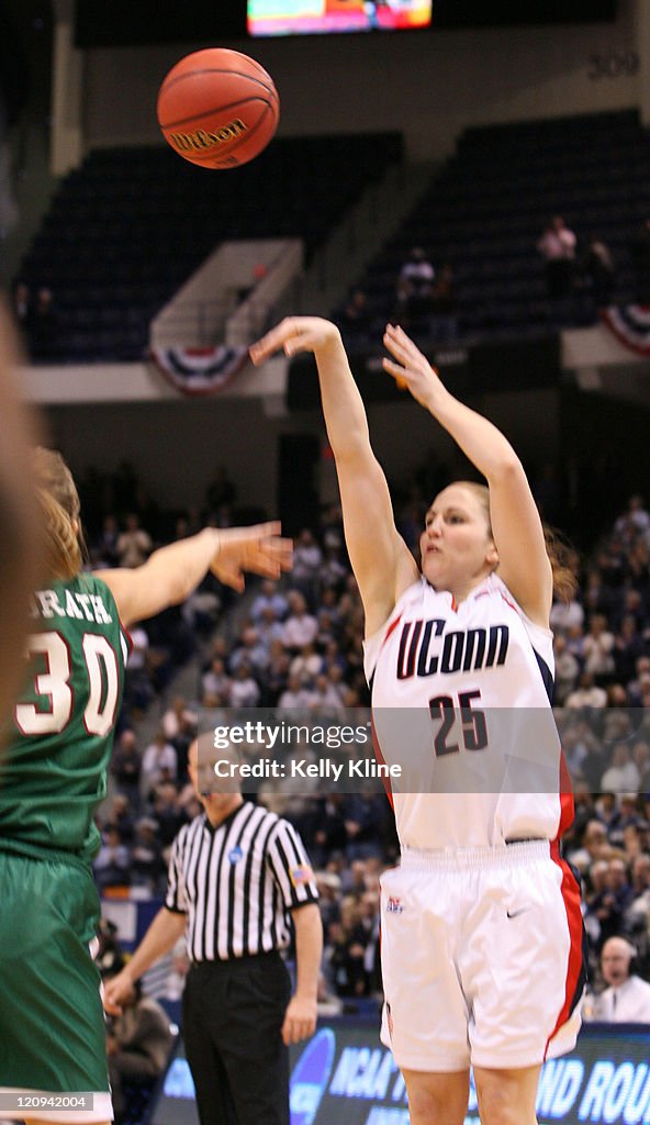 NCAA Women's Basketball - 2007 NCAA Tournament - Second Round - University Wisconsin Green Bay vs Connecticut