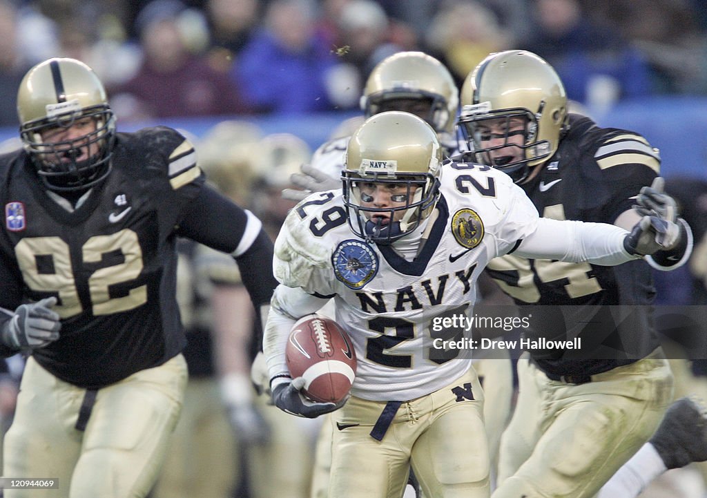 NCAA Football - Navy vs Army - December 3, 2005