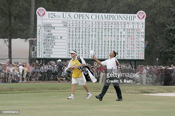 Michael Campbell walks up the 18th fairway during the final round of the 2005 U.S. Open Golf Championship at Pinehurst Resort course 2 in Pinehurst,...