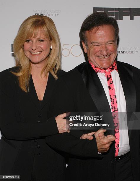 Bonnie Hunt and Robin Williams, recipient of the Peter J. Owens Award