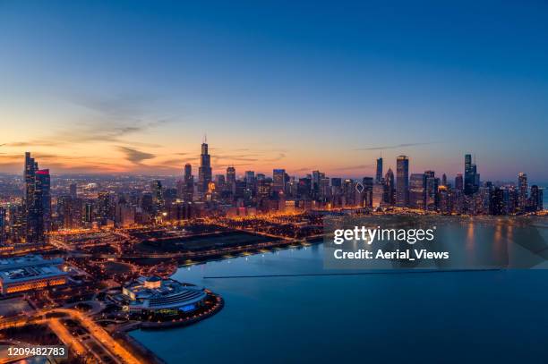 chicago von oben - lake shore drive chicago stock-fotos und bilder