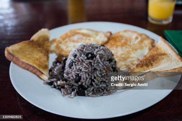 gallo pinto (costa rican beans and rice) - gallo pinto stock pictures, royalty-free photos & images