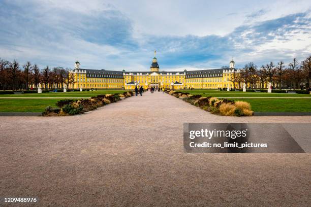 castelo em karlsruhe - karlsruhe - fotografias e filmes do acervo