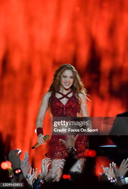 Shakira Super Bowl Photos and Premium High Res Pictures - Getty Images