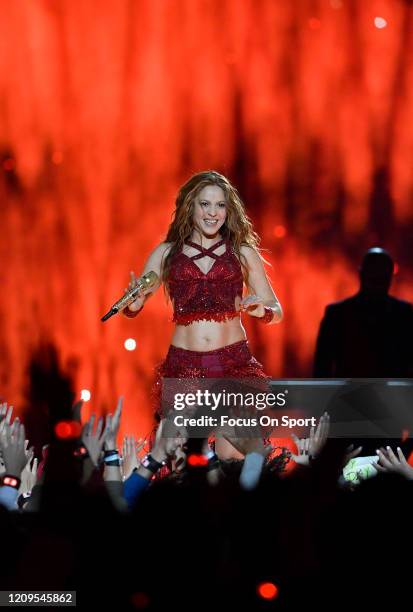 Shakira Super Bowl Photos and Premium High Res Pictures - Getty Images
