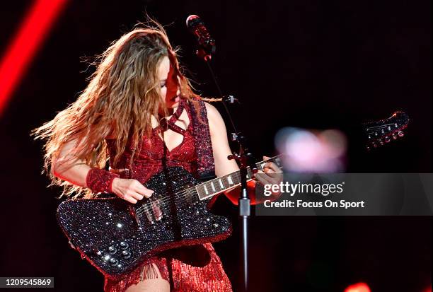 Shakira Super Bowl Photos and Premium High Res Pictures - Getty Images
