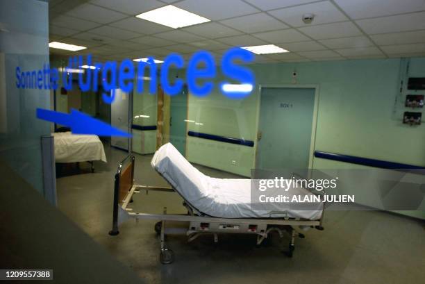 Vue du hall du Service d'Accueil des Urgences de l'hôpital Manchester de Charleville-Mézières, le 28 janvier 2004. AFP PHOTO ALAIN JULIEN