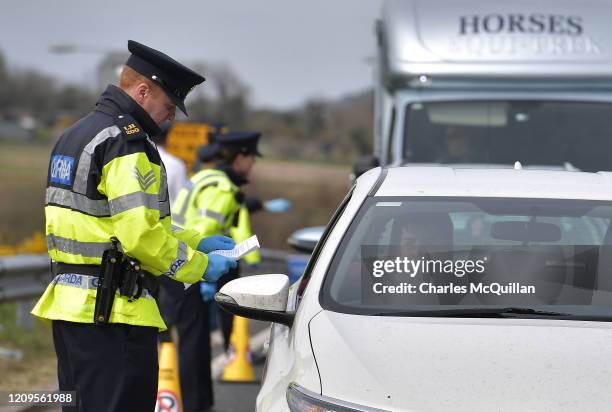 Checkpoint Officers Border Border Officer Photos and Premium High Res Pictures - Getty Images