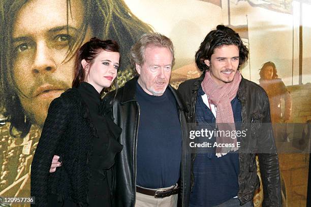 Orlando Bloom, Eva Green and Ridley Scott during "Kingdom of Heaven" Tokyo Press Conference at Gland Ballroom at Park Hyatt Tokyo in Tokyo, Japan.