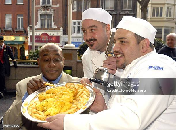 Ainsley Harriott and 1st place winners Pete Petrou and Mark Petrou