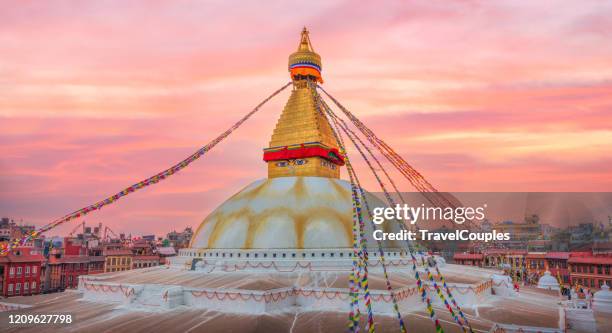 evening view of bodhnath stupa, kathmandu, nepal - bodnath stock-fotos und bilder