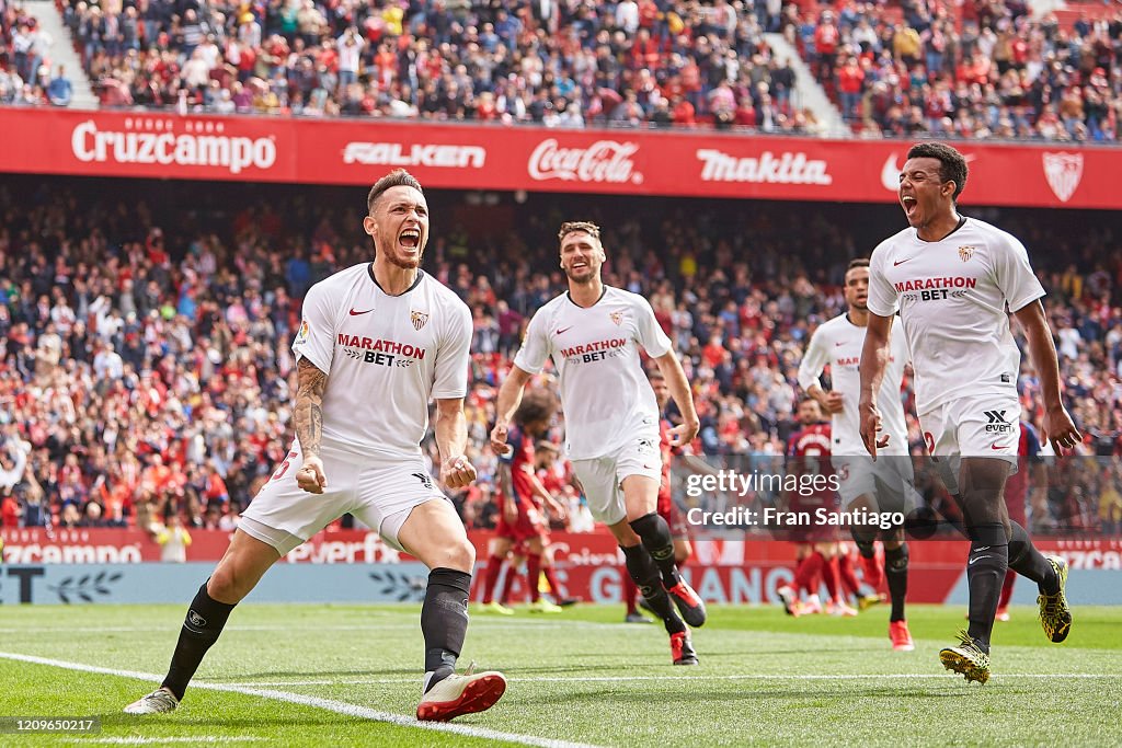 Sevilla FC v CA Osasuna  - La Liga