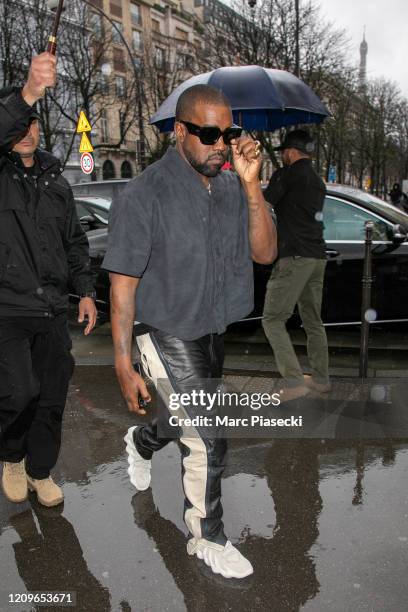 Kanye West arrives at L'Avenue restaurant on March 01, 2020 in Paris, France.