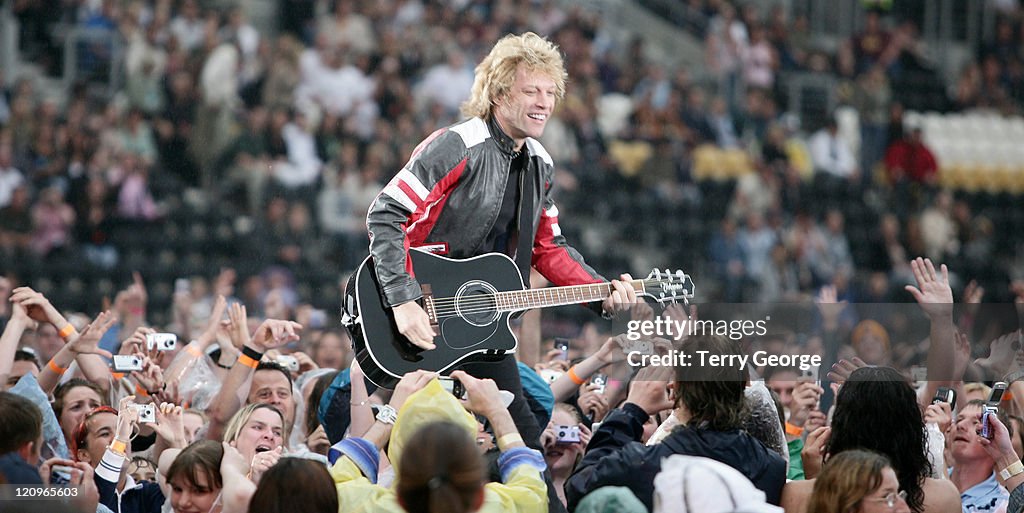 Bon Jovi in concert "Have A Nice Day" World Tour - June 13, 2006