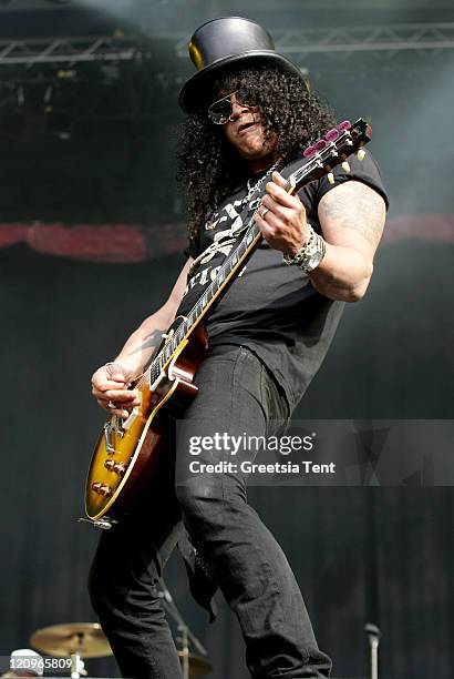 Slash of Velvet Revolver during Fields of Rock Festival 2007 in the Netherlands - June 17, 2007 in Biddinghuizen, Netherlands.