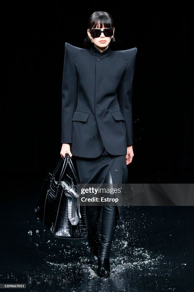 Balenciaga : Runway - Paris Fashion Week Womenswear Fall/Winter 2020/2021