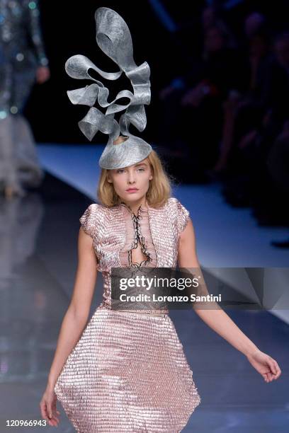 Model walks down the catwalk during the Alexander McQueen ready to wear Spring Summer 2008 show at Paris Fashion Week 2007 on October 5, 2007 in...