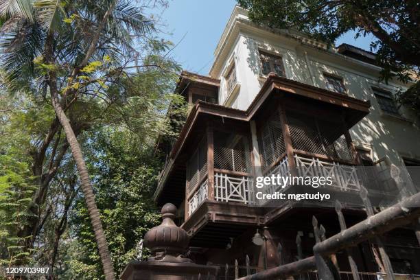 gandi huis mumbai india - old houses in mumbai stockfoto's en -beelden