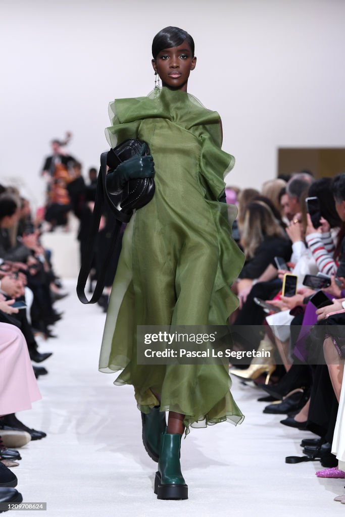 Valentino : Runway - Paris Fashion Week Womenswear Fall/Winter 2020/2021
