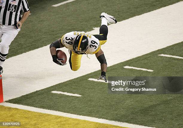 Steelers Willie Parker dives into the endzone for a touchdown during Super Bowl XL between the Pittsburgh Steelers and Seattle Seahawks at Ford Field...