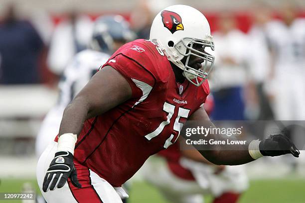 Arizona Cardinals offensive lineman Leonard Davis looks to make a block during a game against the Seattle Seahawks at Sun Devil Stadium - Tempe,AZ on...