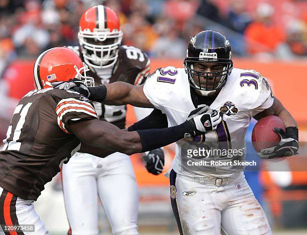 Baltimore Ravens running back Jamal Lewis scrambles for yards during the game against the Cleveland Browns at Cleveland Browns Stadium in Cleveland,...