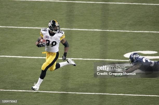 Steelers Willie Parker runs for a touchdown during Super Bowl XL between the Pittsburgh Steelers and Seattle Seahawks at Ford Field in Detroit,...