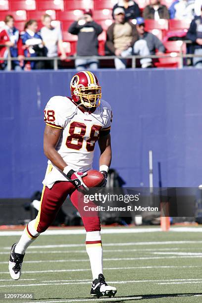 Washington Redskins TE Robert Royal warms up before the game against the Giants at the Meadowlands in East Rutherford, New Jersey on October 30,...