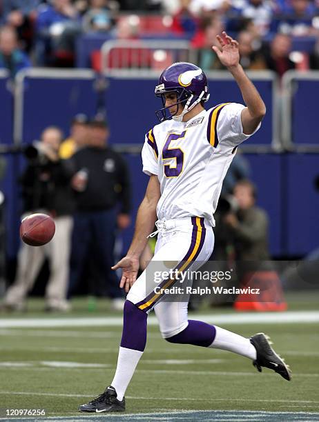 Minnesota Vikings rookie punter Chris Kluwe in the third quarter of their 24 to 21 victory over the New York Giants at Giants Stadium in East...