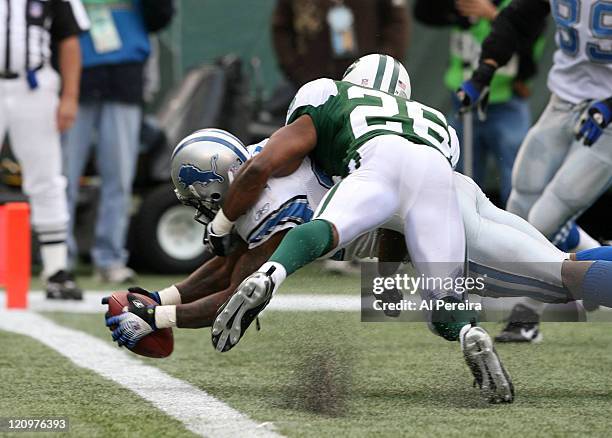 Detroit Lions RB Kevin Jones scores a Touchdown in action during the Jets' 31-24 win over the Detroit Lions at the Meadowlands, East Rutherford, New...