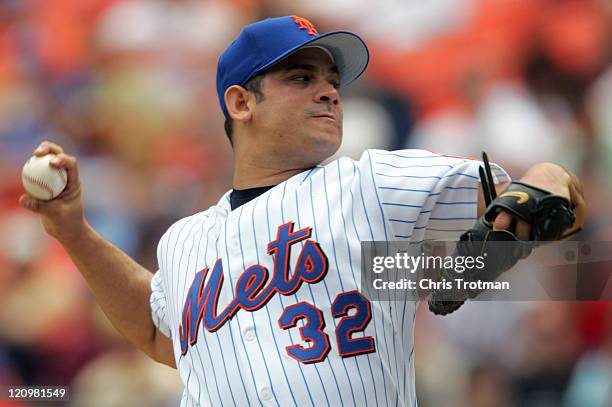 Jeremi Gonzalez of the New York Mets pitches to the Philadelphia Phillies at Shea Stadium on May 25, 2006 in Flushing, New York. The Phillies...