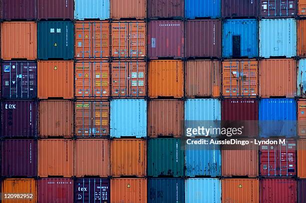 shipping containers - rotterdam port - rotterdam port foto e immagini stock