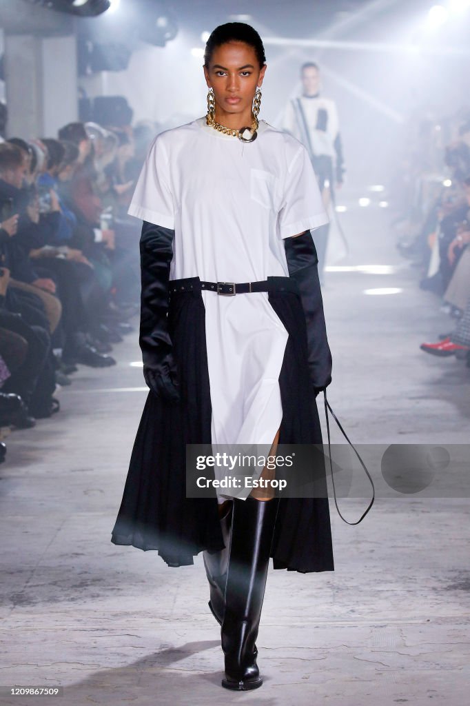 Sacai: Runway - Paris Fashion Week Womenswear Fall/Winter 2020/2021