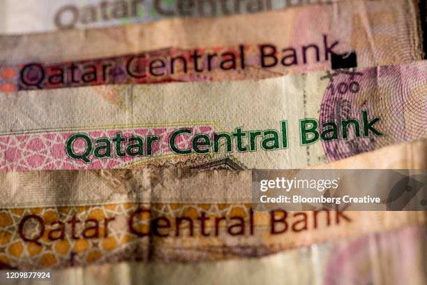 Qatar Riyal Boder 40 Qatar Banknotes Stock Photos, High-Res Pictures, and Images - Getty ...