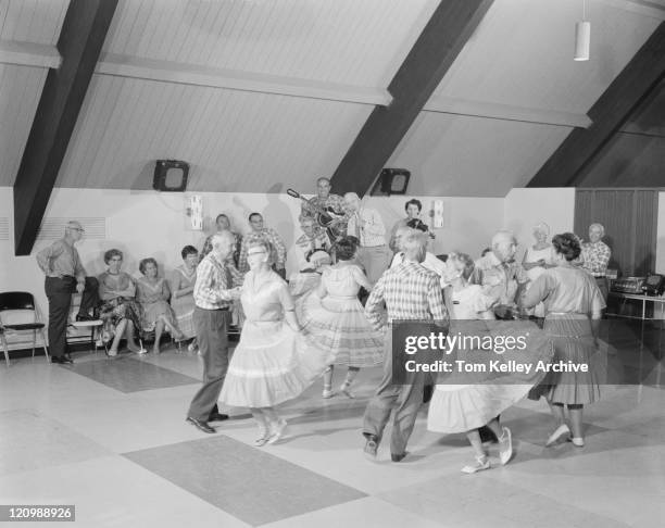 el baile de salón de fiestas principal - 1962 fotografías e imágenes de stock