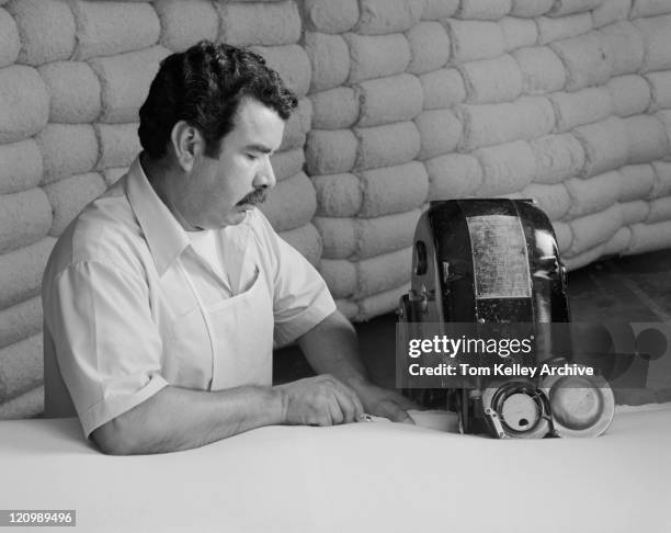 man manufacturing duvet in factory - 1983 stock pictures, royalty-free photos & images