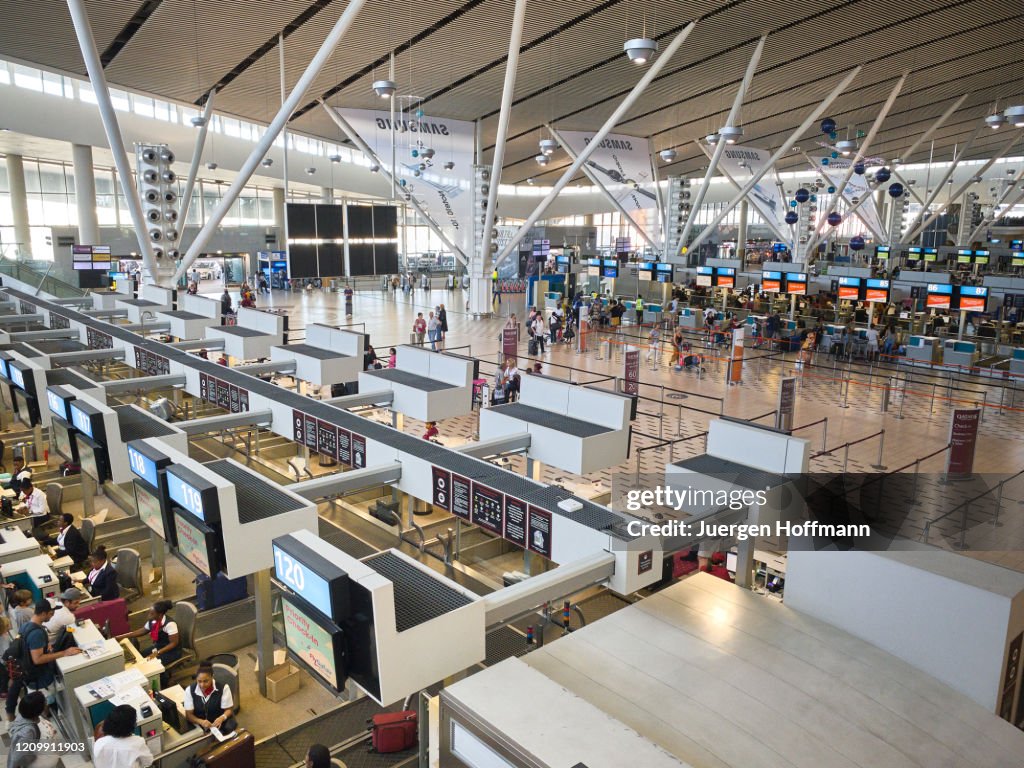 Flughafen Cpt In Kapstadt Südafrika Abflugterminal StockFoto Getty