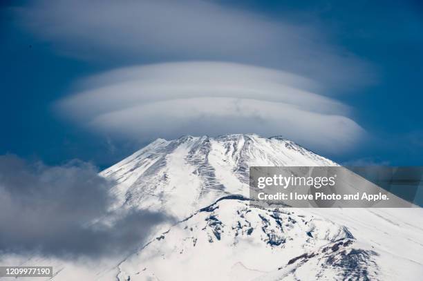 mt.fuji and kasa-gumo - 裾野市 fotografías e imágenes de stock