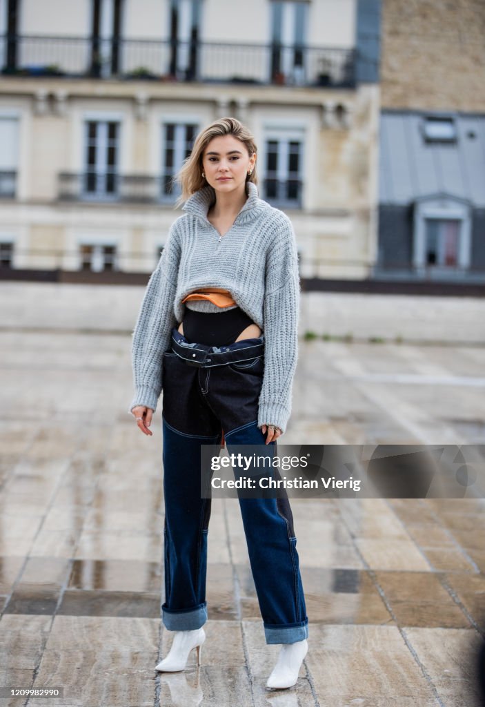 Street Style  - Paris Fashion Week - Womenswear Fall/Winter 2020/2021 : Day Eight