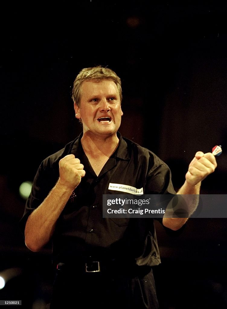 Rod Harrington wins the PDC World Matchplay at Winter Gardens in ...