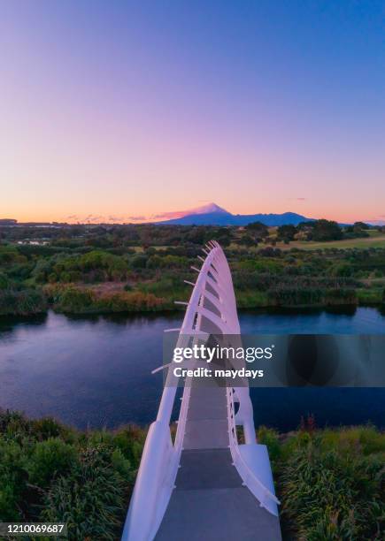 taranaki, new zealand - mt taranaki stock pictures, royalty-free photos & images