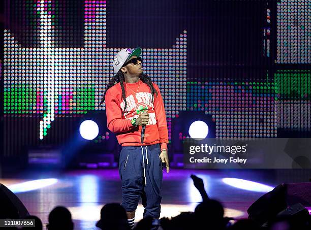 18 Sagging Rappers Stock Photos, High-Res Pictures, and Images - Getty ...